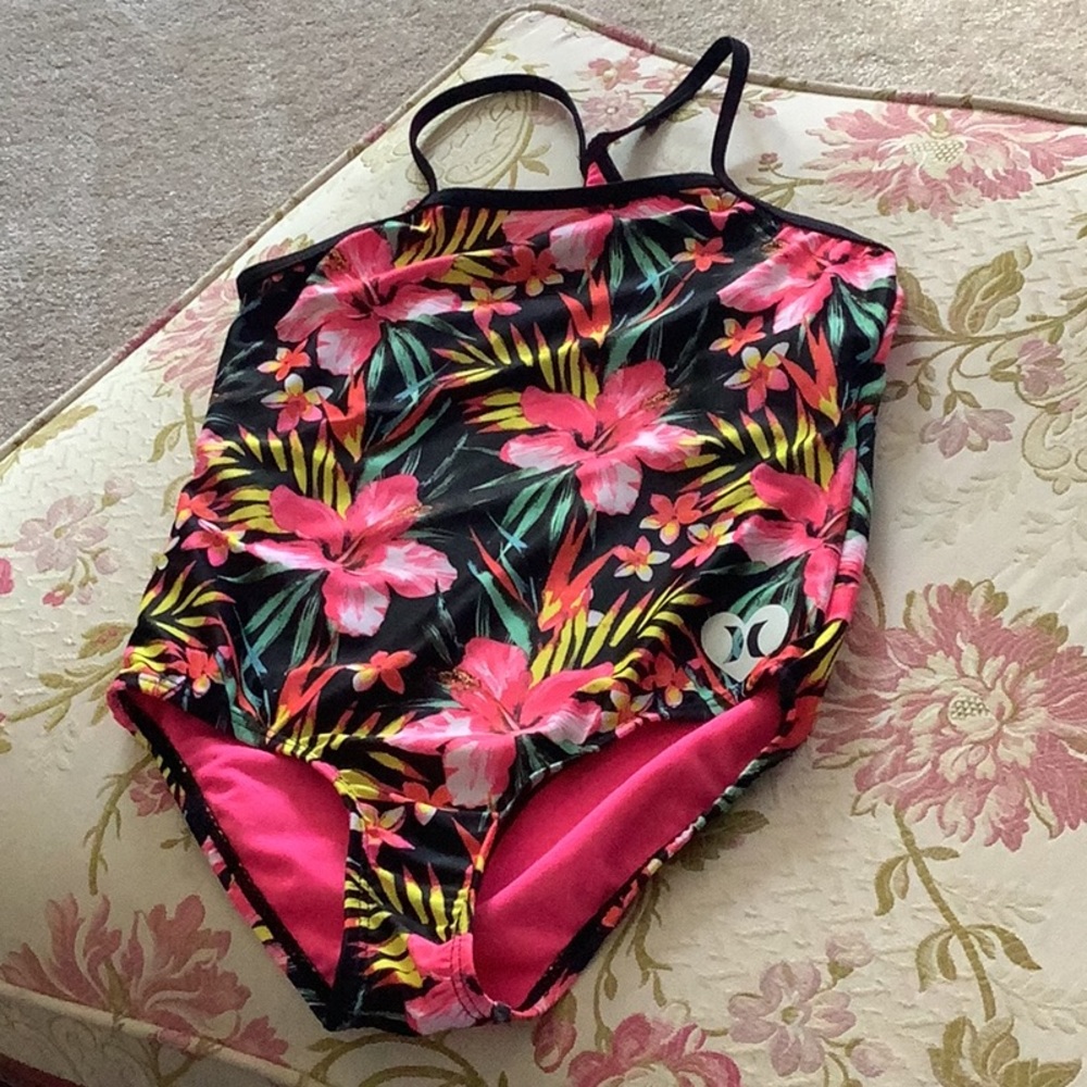 Hurley swimsuit floral size 5/6 girls soft buttery material colorful